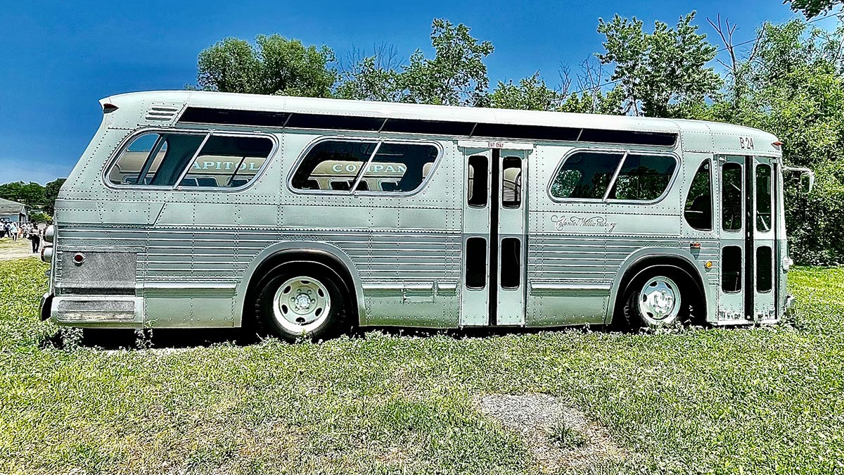 antique bus